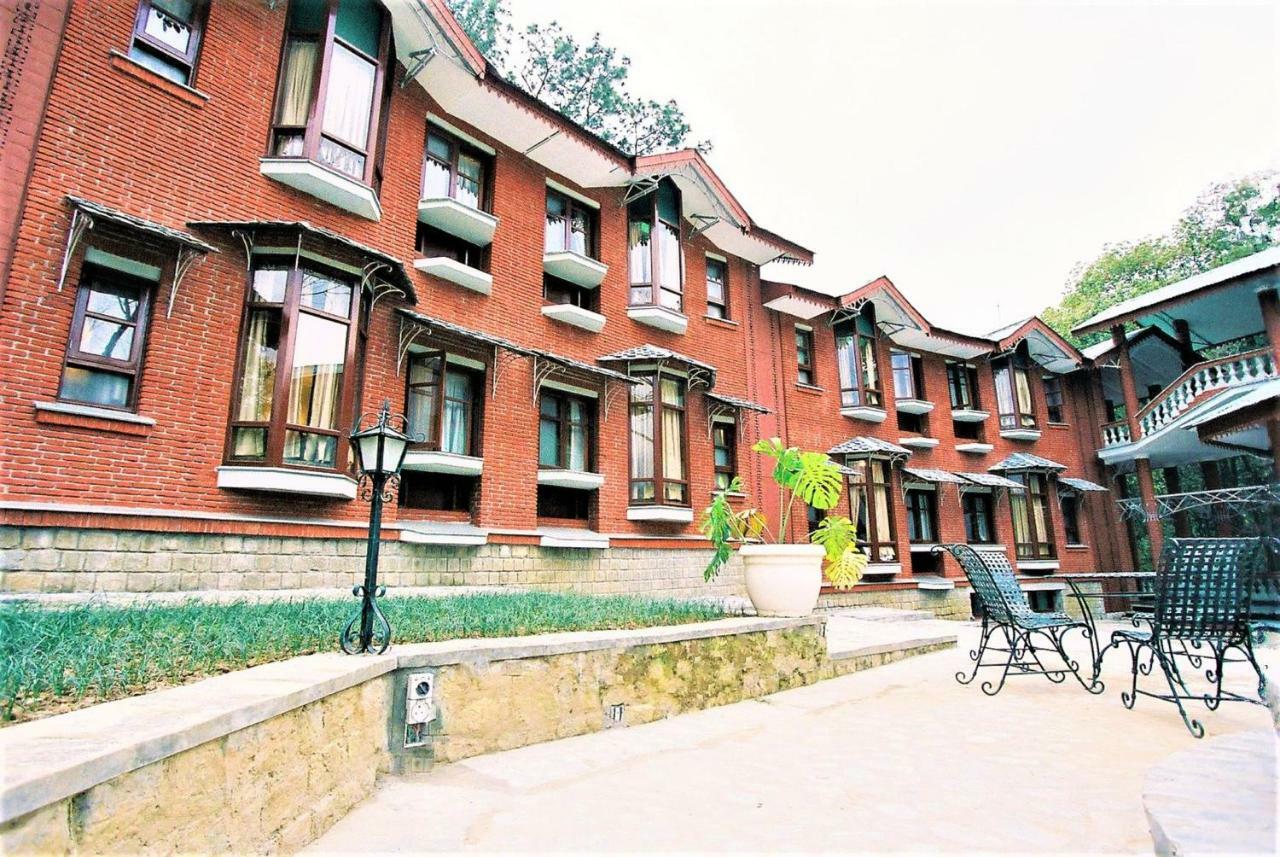 Welcomheritage Taragarh Palace Ξενοδοχείο Pālampur Εξωτερικό φωτογραφία